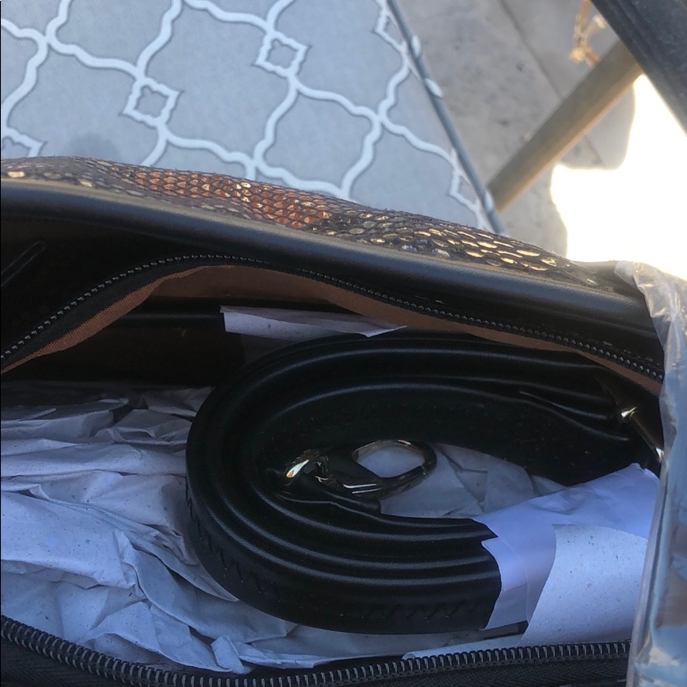 Python Snake Textured Embossed Tote & Pouchette-Boutique - Picture 9 of 10